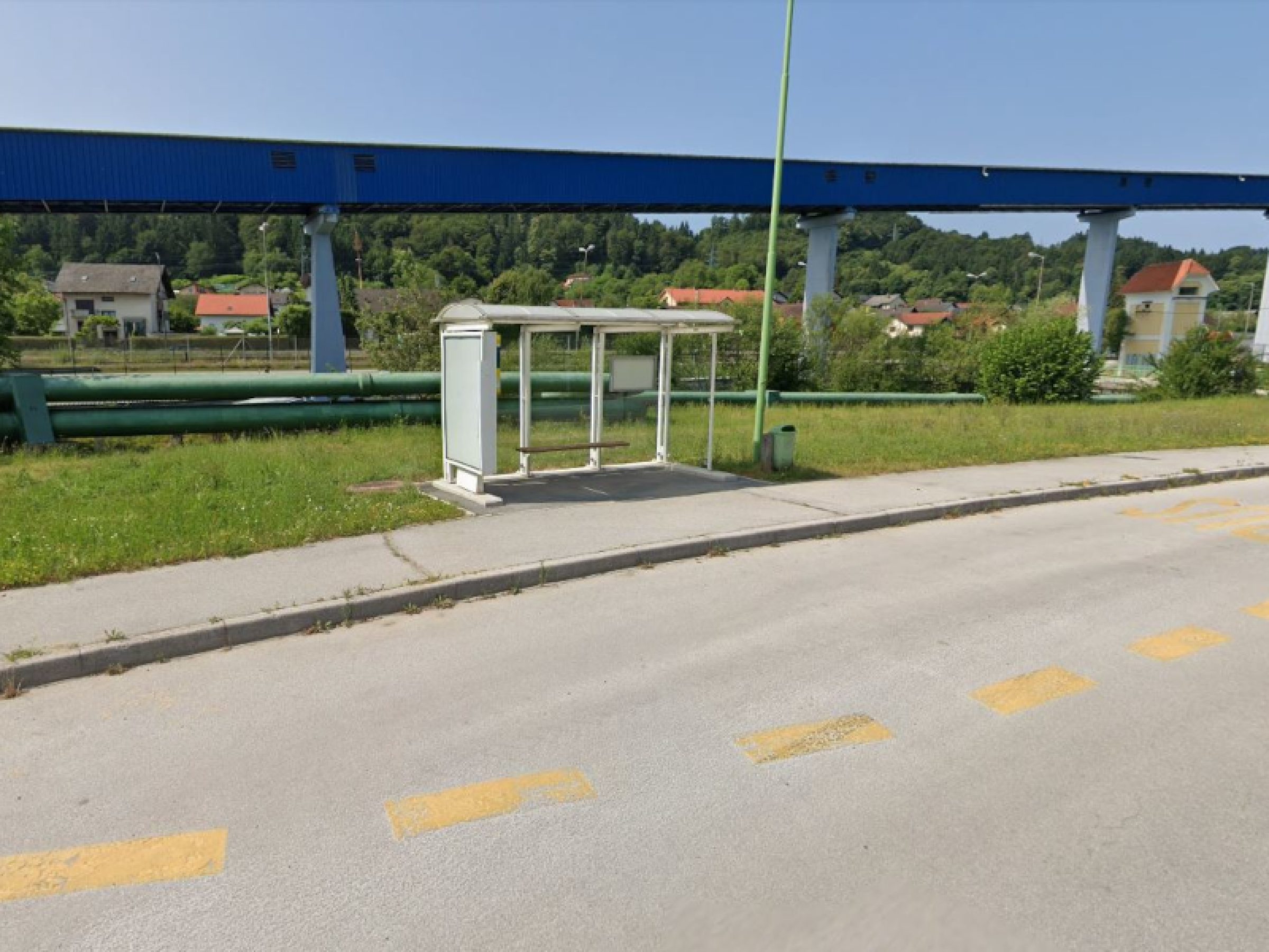 Ogled povečano sliko Avtobusna postaja Štrekna bus