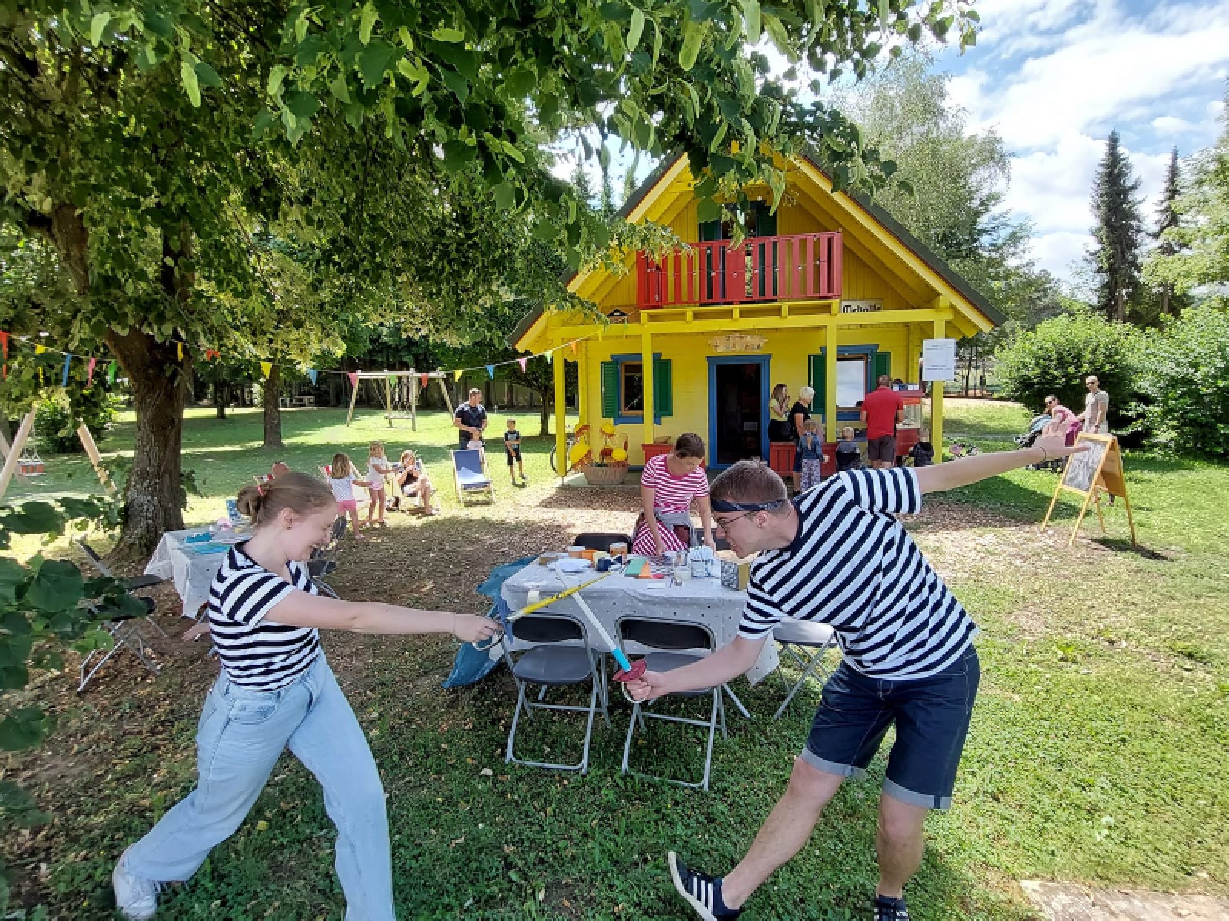 Ogled povečano sliko Pozojevo otroško igrišče